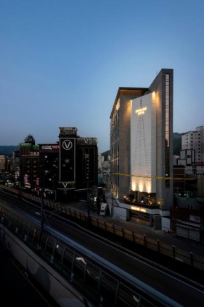 Brown-Dot Hotel Gupo